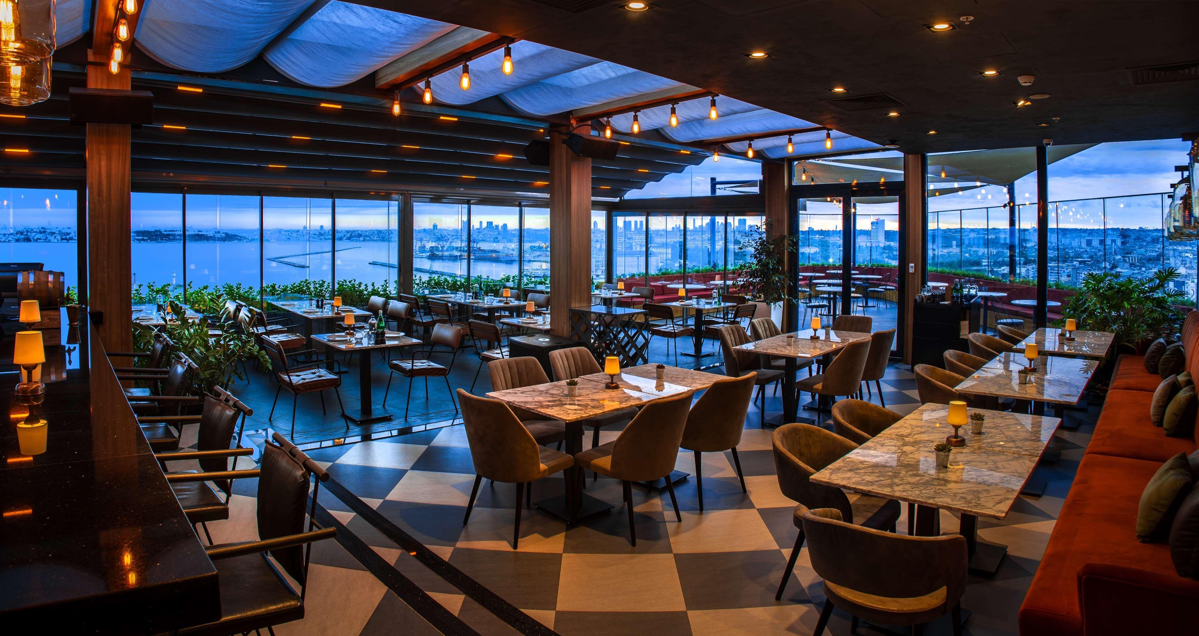 Doubletree By Hilton Istanbul - Moda Exterior foto The restaurant