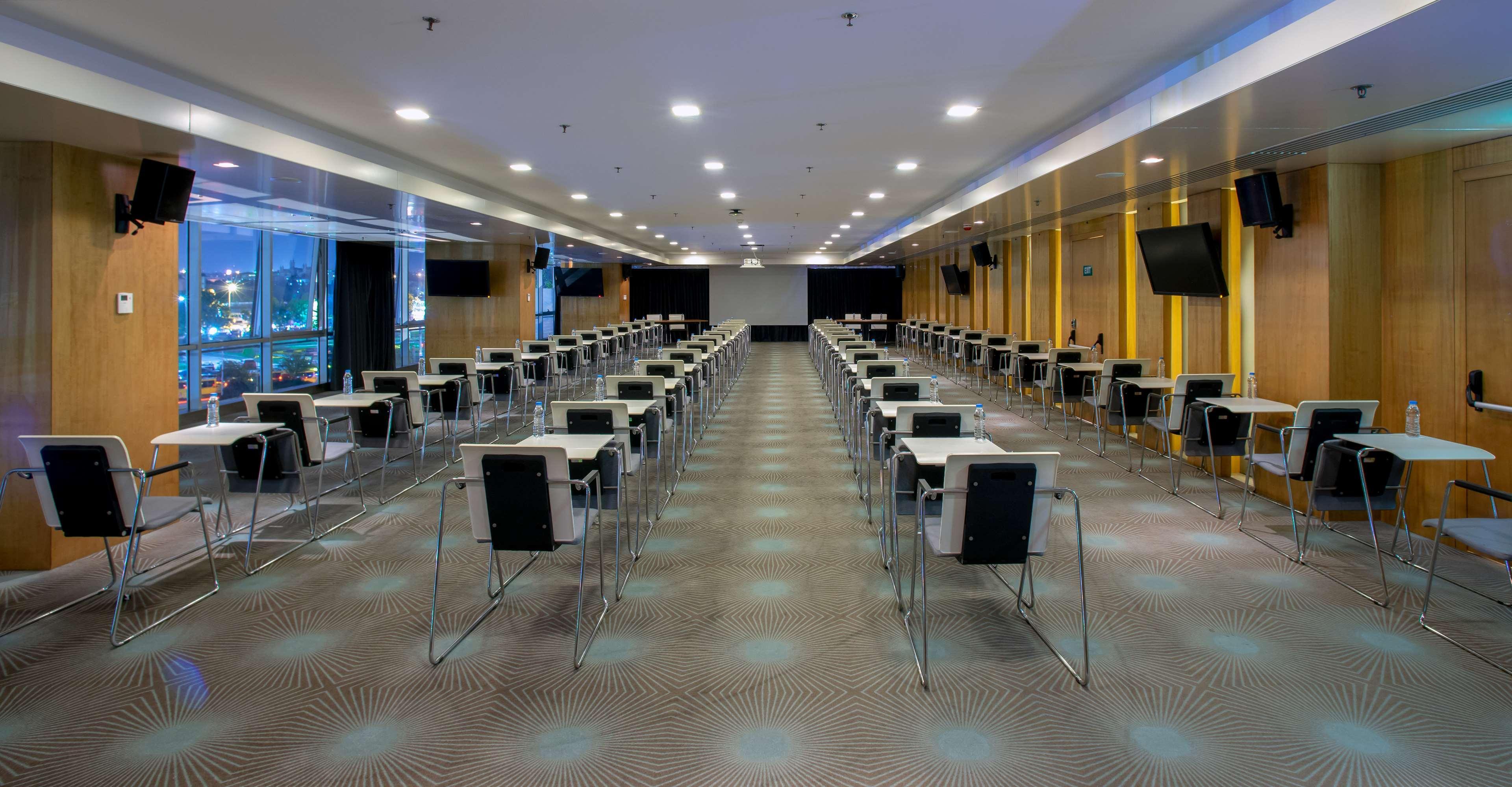 Doubletree By Hilton Istanbul - Moda Exterior foto The press centre at the 2008 Olympics