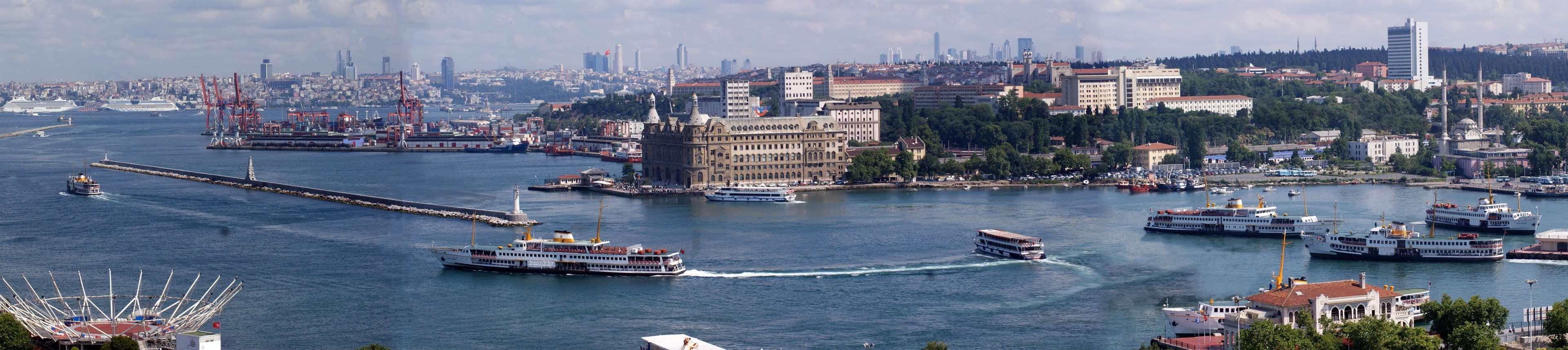 Doubletree By Hilton Istanbul - Moda Exterior foto The Haydarpaşa Hospital