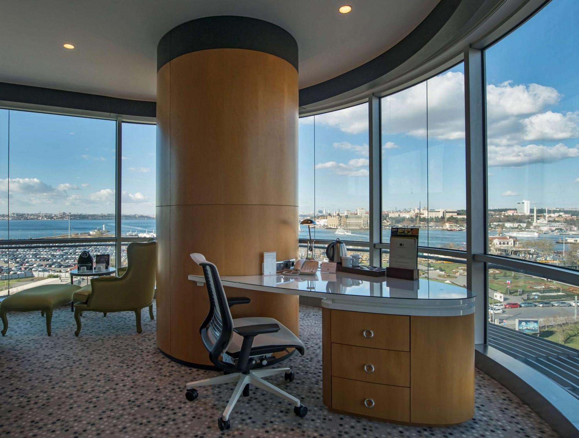Doubletree By Hilton Istanbul - Moda Exterior foto Office in the Westin