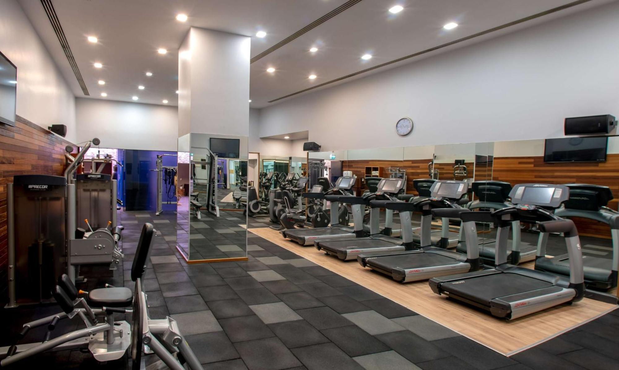 Doubletree By Hilton Istanbul - Moda Exterior foto The gym at the hotel